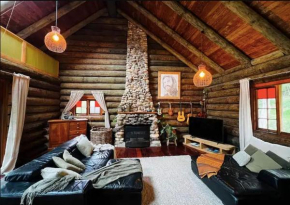Coromandel Secluded Log Cabin Retreat